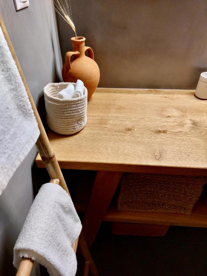 Christina-Anna Athens City Center Walking Distance To Everywhere And Acropolis, In One Of The Most Favorable Locations By National Gardens And Zoo, Hellenic Parliament In Syntagma And Stylish Exquisite Kolonaki Cozy Renovated Apartment Экстерьер фото