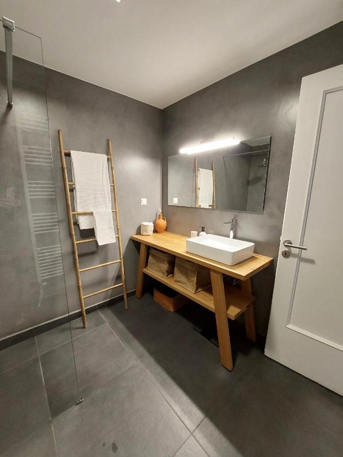 Christina-Anna Athens City Center Walking Distance To Everywhere And Acropolis, In One Of The Most Favorable Locations By National Gardens And Zoo, Hellenic Parliament In Syntagma And Stylish Exquisite Kolonaki Cozy Renovated Apartment Экстерьер фото
